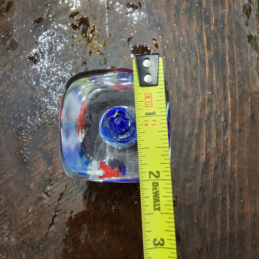 🐠📃⚖️ Paperweight by Dynasty Gallery - Picture 2 of 9